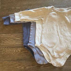 4pc long sleeve body suite Hudson Baby